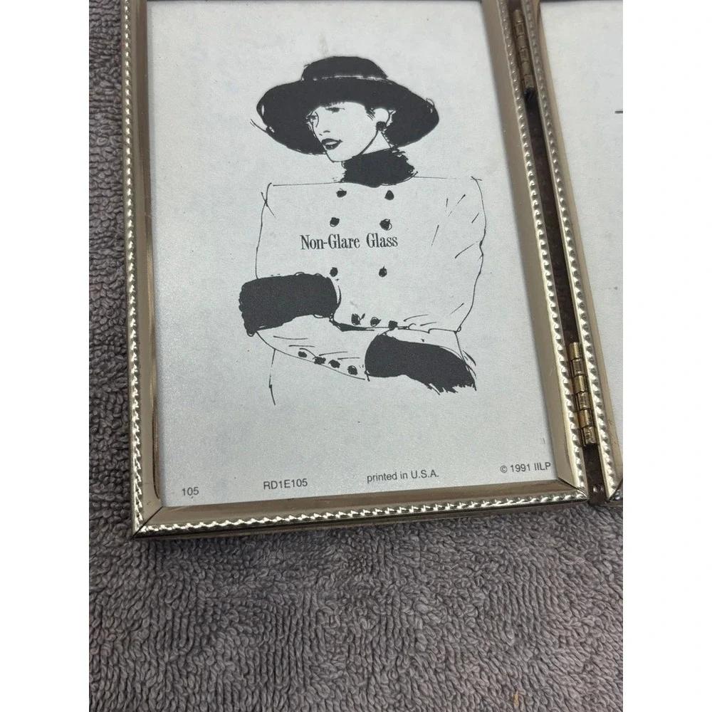Vintage Triple Hinged Picture Frame Gold Tone 3.5x5 Folding Tabletop Photo